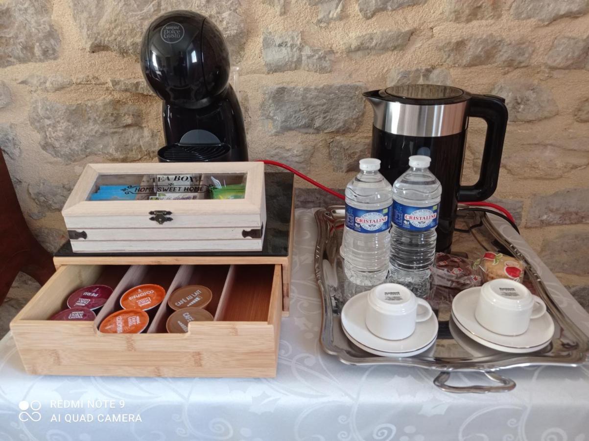 Ferme Aux Leopards Normands Bed & Breakfast Mandeville-en-Bessin Exterior photo